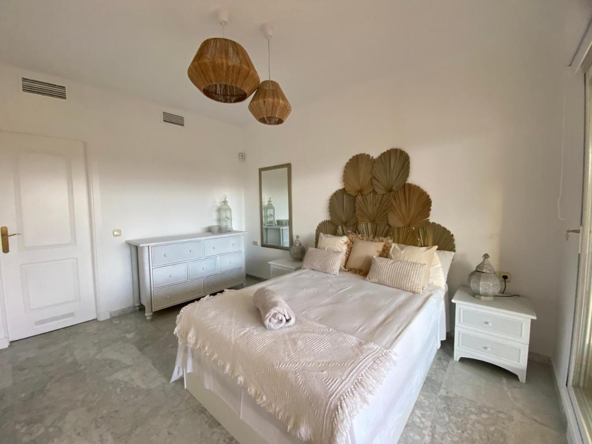 Apartamentos Costa Quebrada 베날마데나코스타 외부 사진